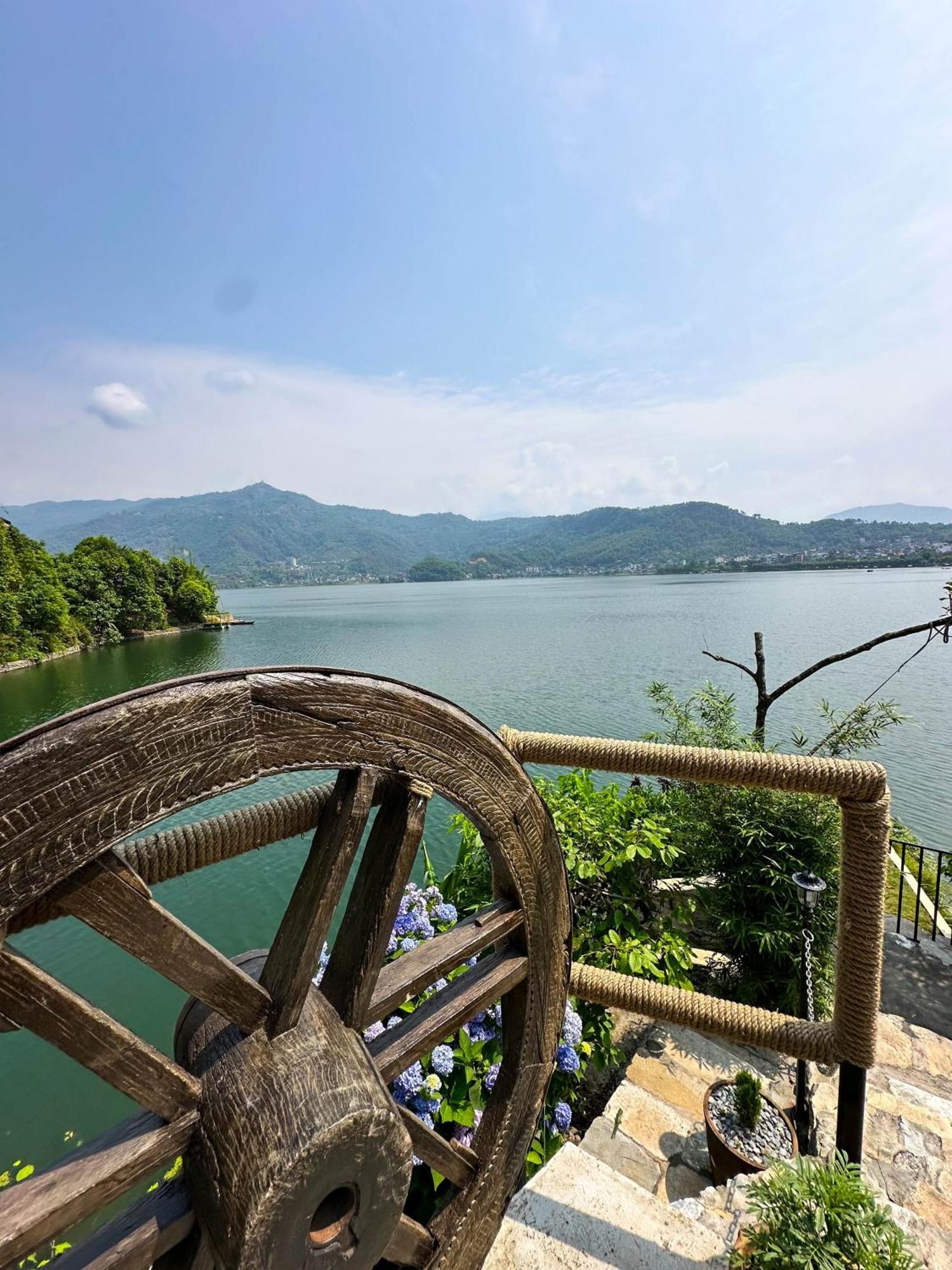The Hideout Villa Pokhara Exteriör bild